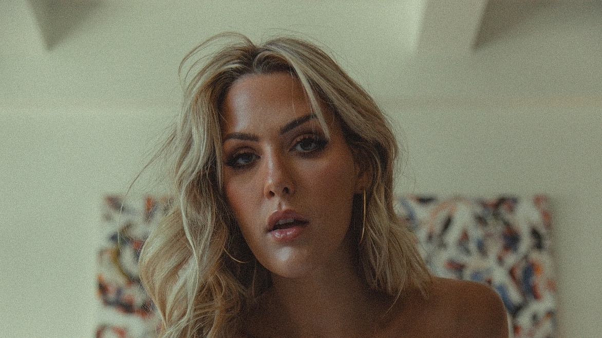 SAVVY SUXX &bull; PHOTOSET