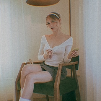 MELODY MARKS &bull; EDITORIAL PHOTOS